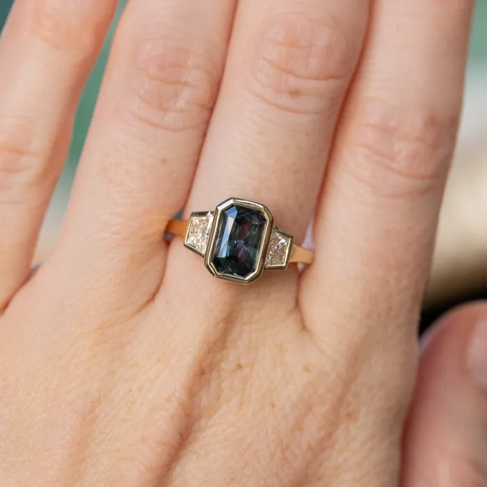 Rings 202ct Untreated Radiant Cut Color Shifting Sapphire and White Diamond Three Stone Bezel Set Ring in 14k Yellow Gold NASHAN