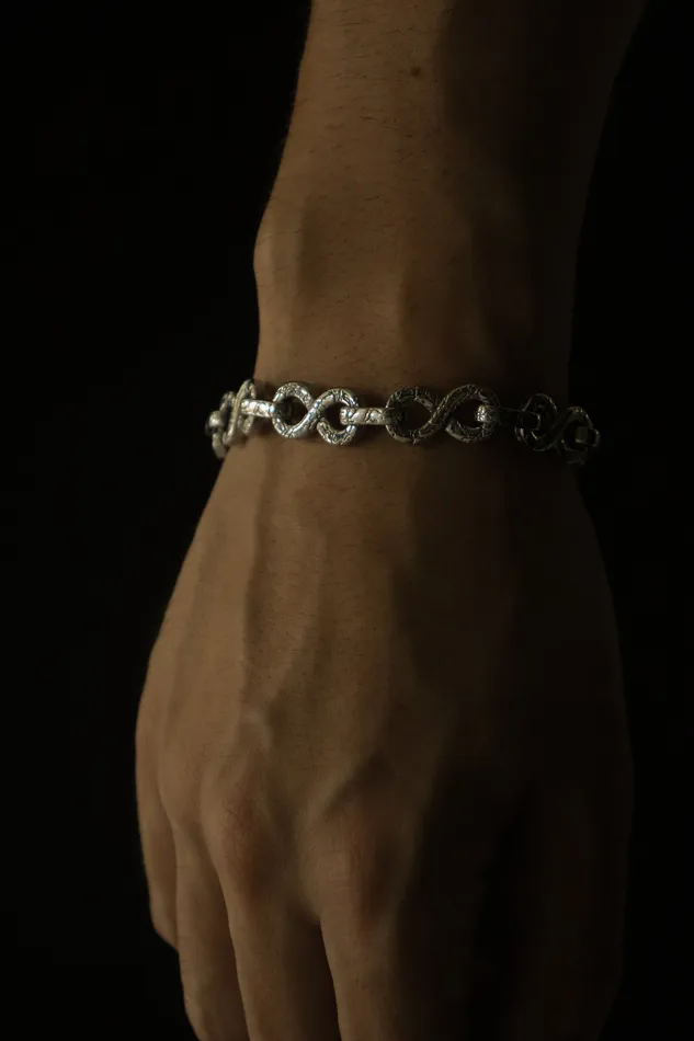 Infinity Link Bracelet Fashion Jewelry by Yordy Bracelets