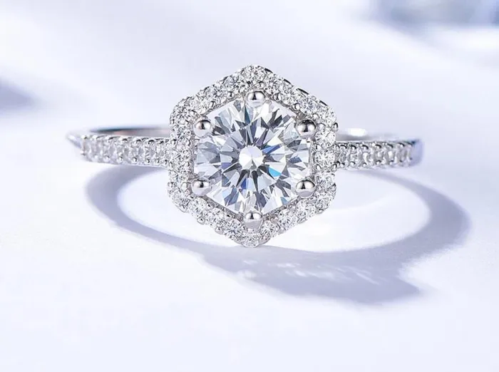 Rings Luxus Moissanite Rings Jewelry Platinum Plated Silver Halo Moissanite Ring 08ct